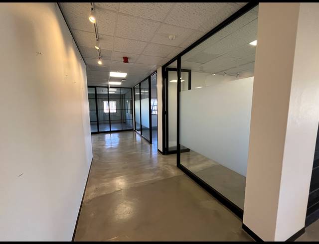 877M² OFFICE TO LET IN CENTURY CITY